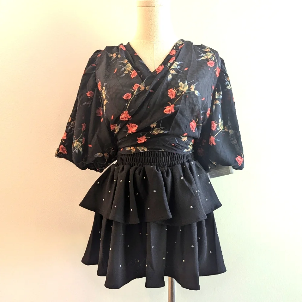 ๐ Couture ๐ black floral blouse and black ruffled mini skirt set - Picture 3 of 16